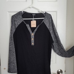 BloomChic Women’s Long Sleeve T-Shirt Black Gray Cotton Blend Knit 3 Button