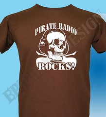 Pirate Radio T-Shirt Rocks Drum Bass DJ 60’S Caroline London Skull Headphones