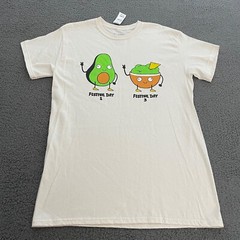 Eldon T-Shirt Mens Medium Cream Avocado Guacamole Cotton Casual Funny Dad