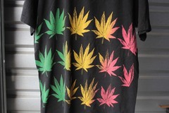Vintage 90s tri-color pot leaf Mosquito Head Mens BLK T-Shirt