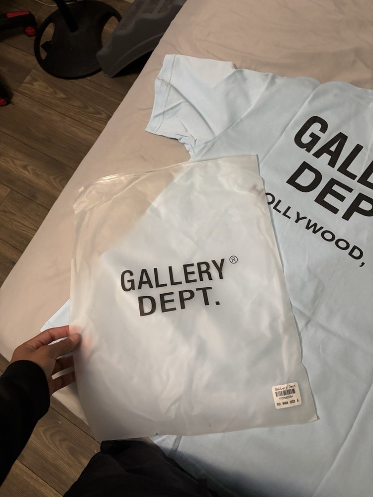 Gallery Dept. Men’s Blue Graphic Logo Crew Neck Short Sleeve T-Shirt Size M
