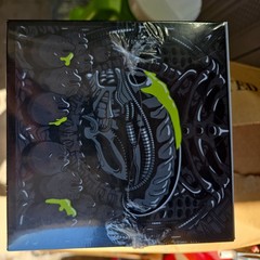 Alien Funko Pop 40th Anniversary Target Exclusive Collectors Ed. w/ Large Shirt