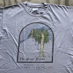 Vintage 1990s “The Grape Beyond” Michigan USA T-Shirt White Size L Nature Art