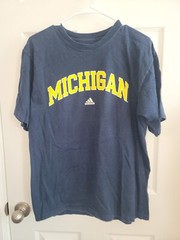 Mens Adidas Michigan Short Sleeve Crew Neck T-shirt SZ M