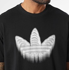 NEW MEN’S ADIDAS ORIGINALS HALLOWEEN SKELETON TREFOIL SHIRT ~SIZE MEDIUM #JI5871
