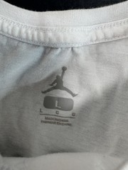 Nike Air Jordan T-Shirt Graphic Print Mens Size Large White Red 3rd Pick Hole