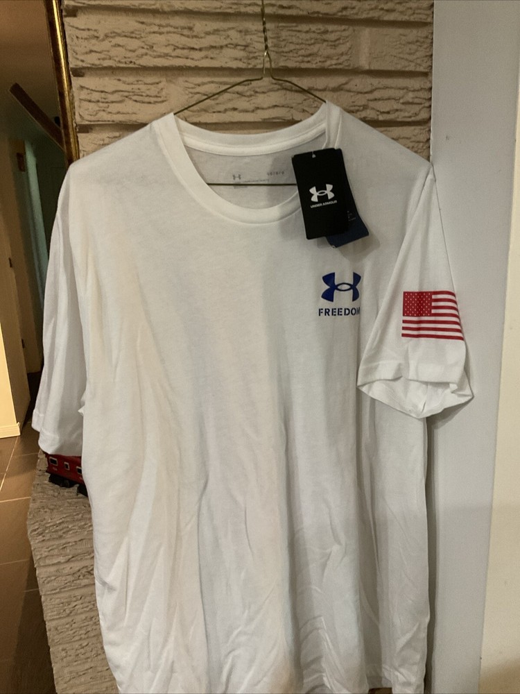 Under Armour 1370810 Men’s UA Freedom Flag T-Shirt S/S Tee Size LG NWT