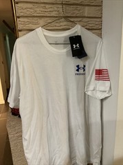 Under Armour 1370810 Men’s UA Freedom Flag T-Shirt S/S Tee Size LG NWT