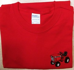 IH Cub Cadet Original,Hood Logo,70/100,149,1650 or 982 100% Cotton T-shirt