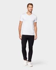 32 Degrees Mens 4 Pack Cool V-Neck T-Shirt | Anti-Odor | Quick Drying | 4-Way St
