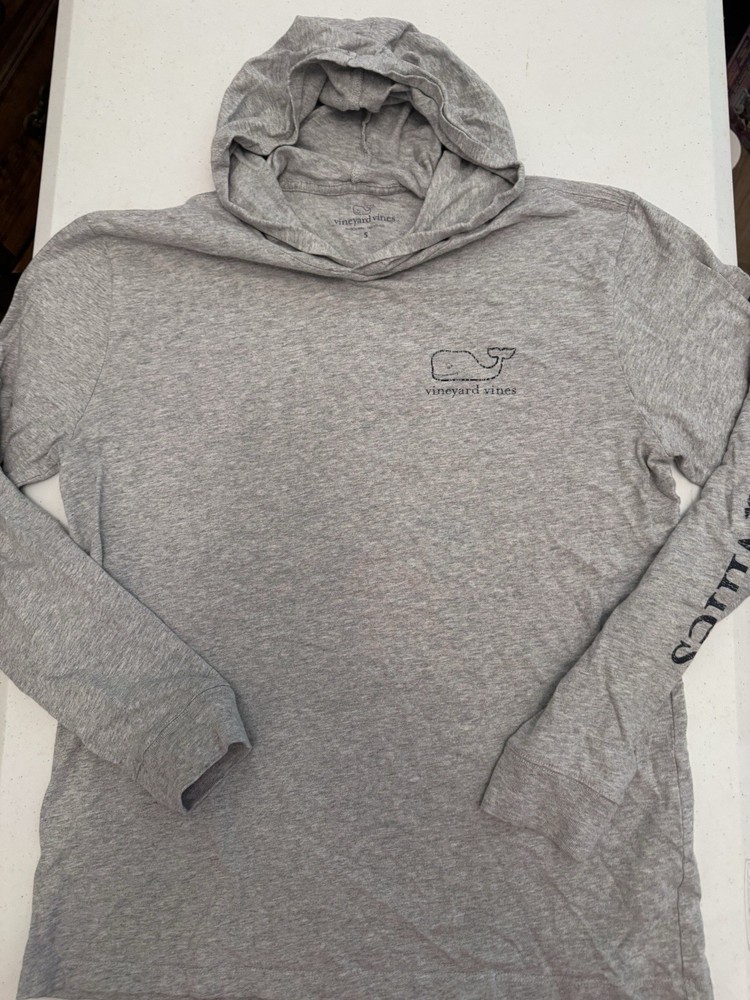 Men’s Vineyard Vines Gray Hooded Cotton Tee With Navy Whale Logo, Size S