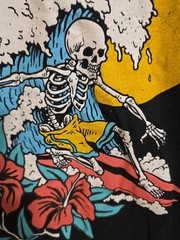 Brooklyn Vertical Size Small Black Skeleton Surfer Vintage Wave Macy’s Cool