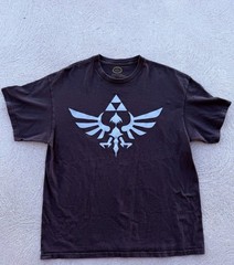 The Legend of Zelda Hylian Crest Triforce Wings Nintendo T-Shirt Black XL
