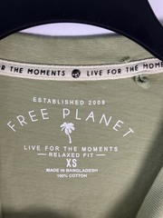 Free Planet Life Is Better In The Mountains Shirt Green Unisex XS Extra Small