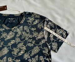 Consequence Knitwear Blue and Silver Foil Paisley T-Shirt Men’s Size Large