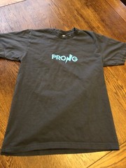 Prong.com Logo Cellphone Accessories Stay Charged Gray Graphic T-Shirt Size M