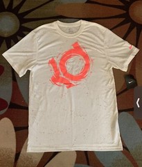 KD KEVIN DURANT NIKE KD 7 EGGNOG T-SHIRT MEDIUM