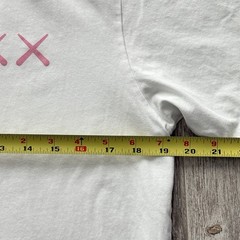 KAWS x UNIQLO UT Graphic T-shirt Mens Size Small XX Logo Short Sleeve Unisex Tee