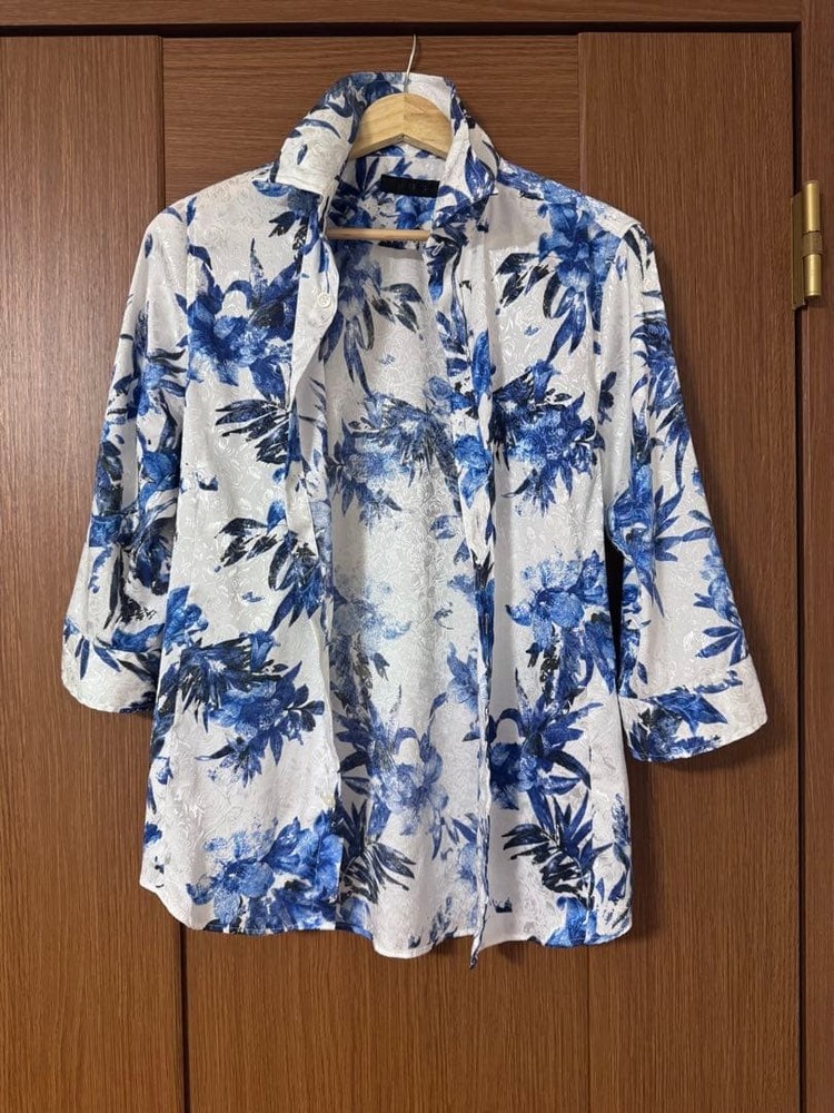 FUGA 44 Size Floral Shirt 3/4 Sleeve with Collar Wire