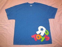 TOYS ‘R US C’mon Let’s Play Blue Staff T shirt Men’s size 2XL 25 x 31 inches