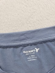 Old Navy Active Men Shirt L Light Blue Crew Neck Flat Front Pullover Casual Tee