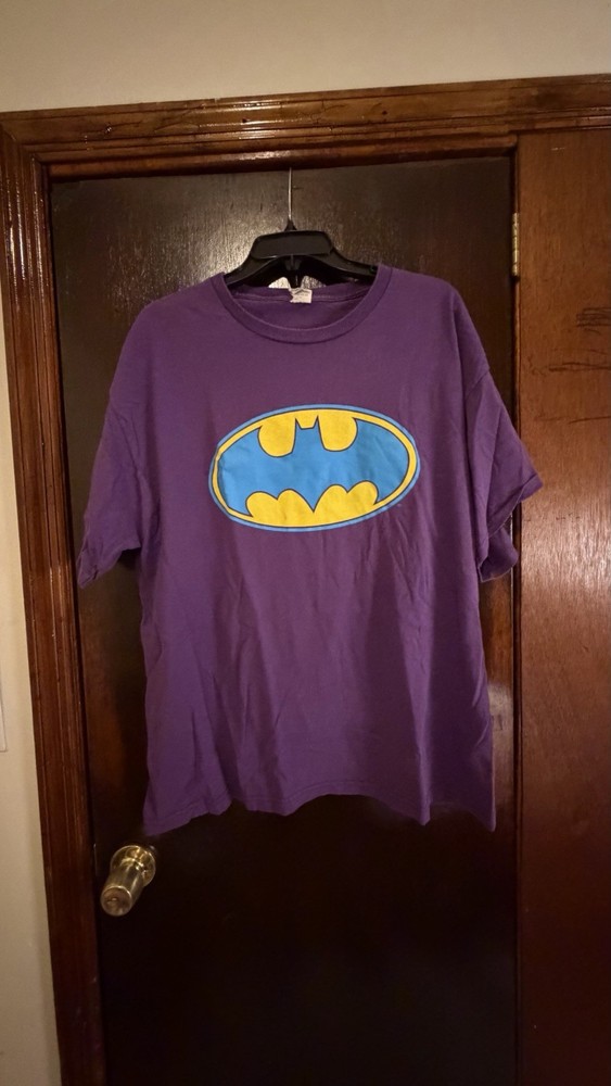 Batman Logo Purple Graphic Crew Neck Short Sleeve Cotton vintage Tee XL