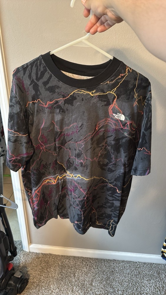 The North Face Men’s L Black Multicolor Lightning Graphic Logo Crew Neck T-Shirt