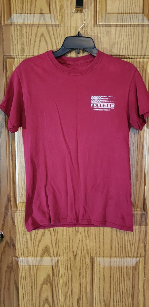 Mens Small Red Patriotic Graphic Tee. Cotton. Short Sleeve. Light Weight Machine