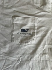 Vineyard Vines T-Shirt White W Blue Whale Small Cotton Nice Casual Shirt Size S