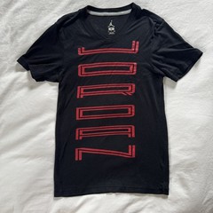 Jordan Jumpman 11 Basketball 23 Mens Small V-Neck T-shirt Nike Black