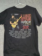 Concert T-Shirt: Luke Bryan Country On Tour Large Black Fruit of the Loom