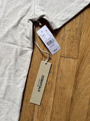 ** Essentials Men’s Light Oatmeal T-Shirt Size XS BNWT **