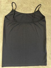 Bundle of 2 Mix seamless camisoles in classic black and white.
