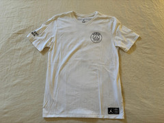 Nike Air Jordan Paris Saint-Germain Men’s PSG White Graphic T-Shirt, Size – L