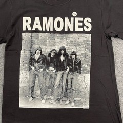 Vintage 1999 Ramones Punk Rock NYC Band Shirt Small 18×26 Black