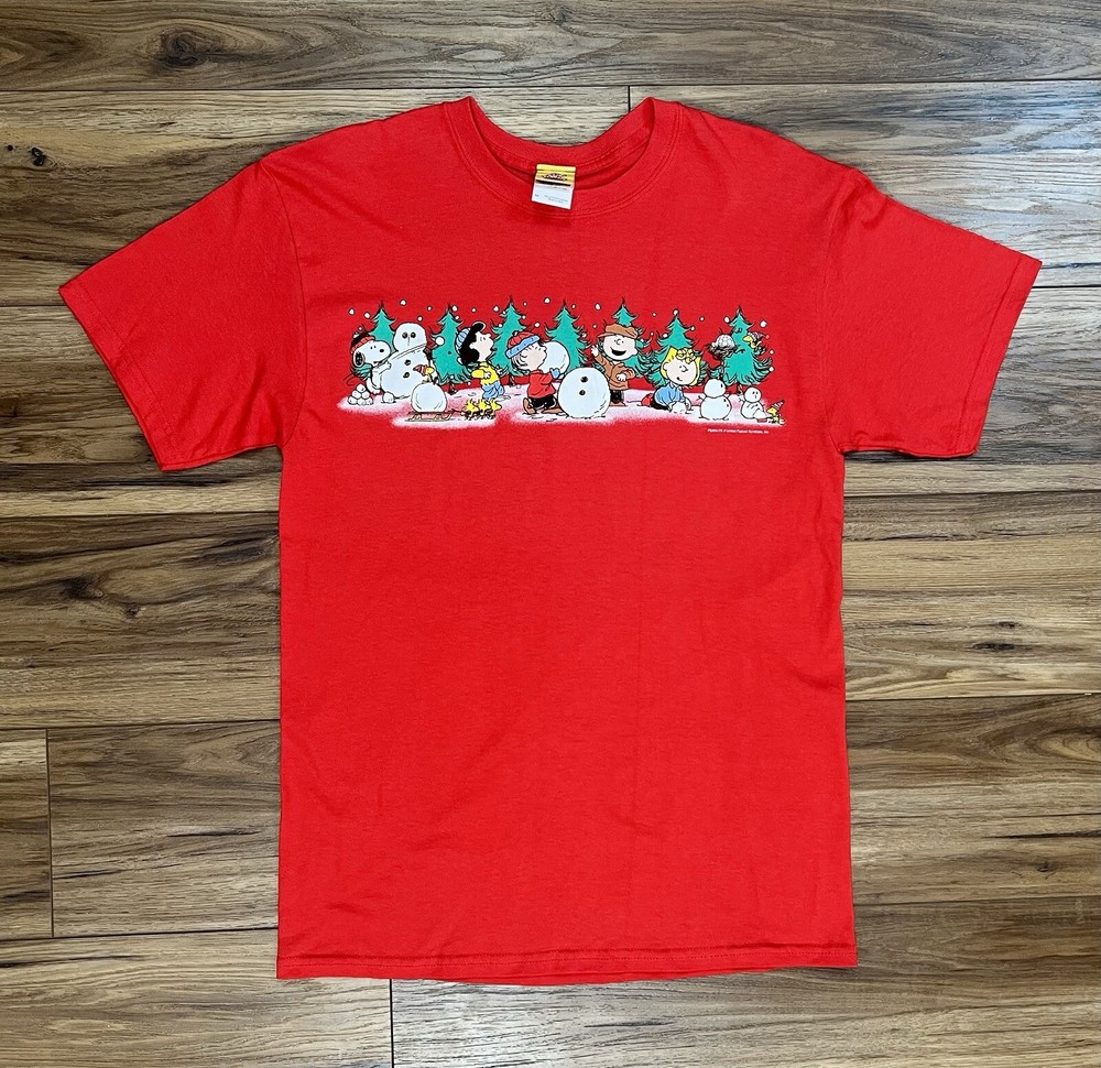 Peanuts Shirt Mens Medium Snoopy Christmas Winter Scene Snowman Red Shirt