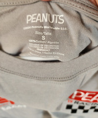 Peanuts Snoopy Race Car Men’s SMALL Brand NEW with Tags Graphics Front & Back