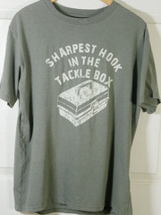 Bass Pro Shops Fishing Graphic T-shirt Size L “Sharpest Hook in the Tackle Box”