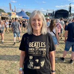 The Beatles Carbon T-Shirt: Shea ’66 (Black) OFFICIAL NEW
