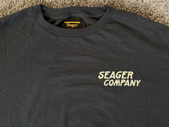 Seager Men’s Chillin’ Peace Pipe Smoking T Shirt XL Charcoal NWOT !