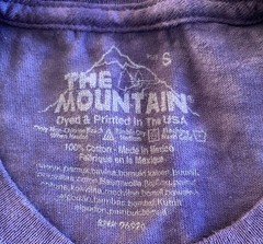 2 The Mountain T-Shirts Tami Alba -Wolves & Bergamo -Against All Odds Bison Sz S
