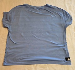 Reebok Men’s T-shirt Light Blue Medium Stretch Relaxed Fit