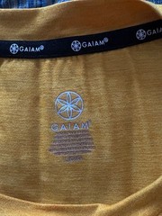 Gaiam Golden Yellow Crew Neck S/S T-Shirt Top Mens Large Athletic Casual Wear