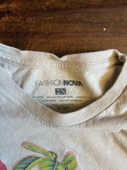 FashionNova Faded Memories 2xl tee measurements pictured pinhole