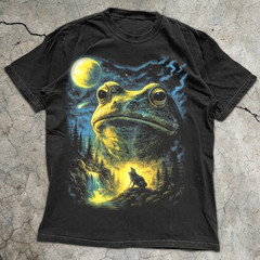 Frog Howling at the Moon T-Shirt Retro Full Moon Graphic Nature T-Shirt