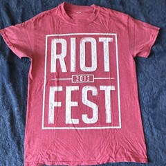 Riot Fest 2013 Pink Graphic Print Logo T-Shirt Crew Neck Short Sleeve Small
