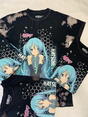 Hatsune Miku Black Bleach Wash Graphic T-Shirt Short Sleeve Crew Neck