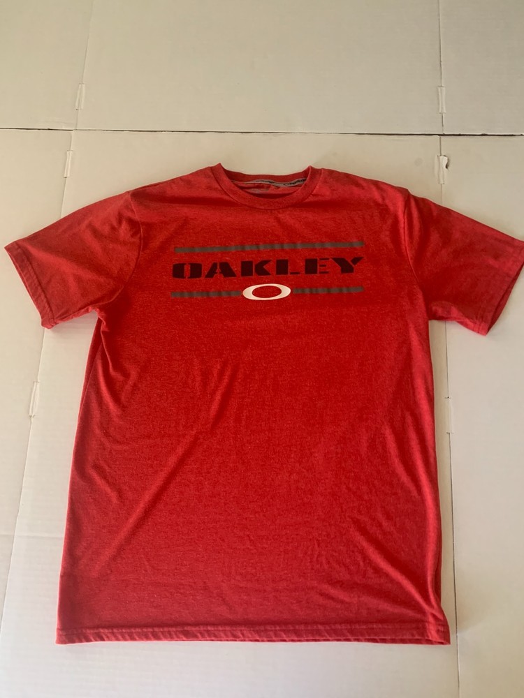 Oakley T Shirt red large used mens