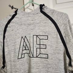 American Eagle Mens Flex hooded long sleeve tee, Heather Gray, Hand Pocket, Sz M