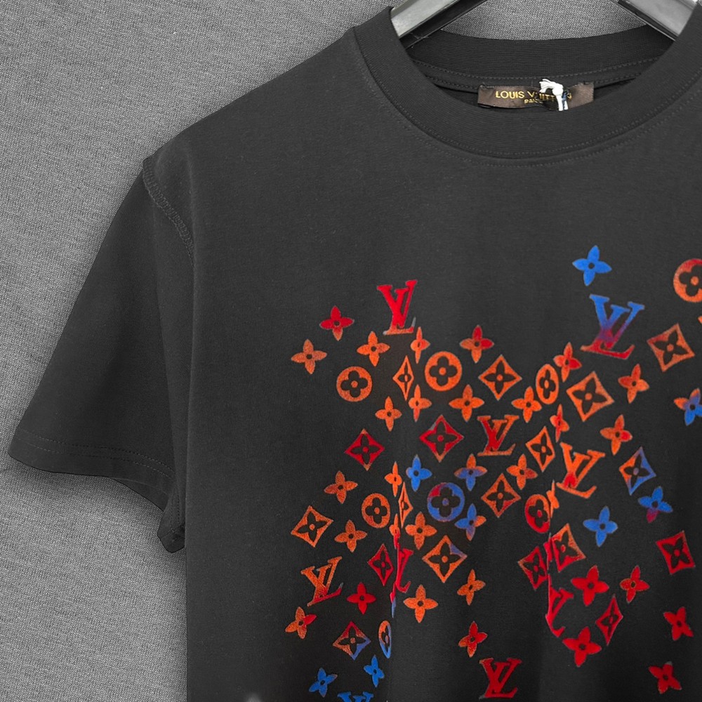 LV Black T-shirt with Velvet Colourful Spread Mono – Size 2XL – Tariff Paid